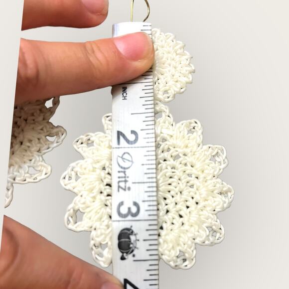 ROLLER RABBIT Macrame Earring Ivory White Hook Crochet Boho Casual NEW - Picture 3 of 4